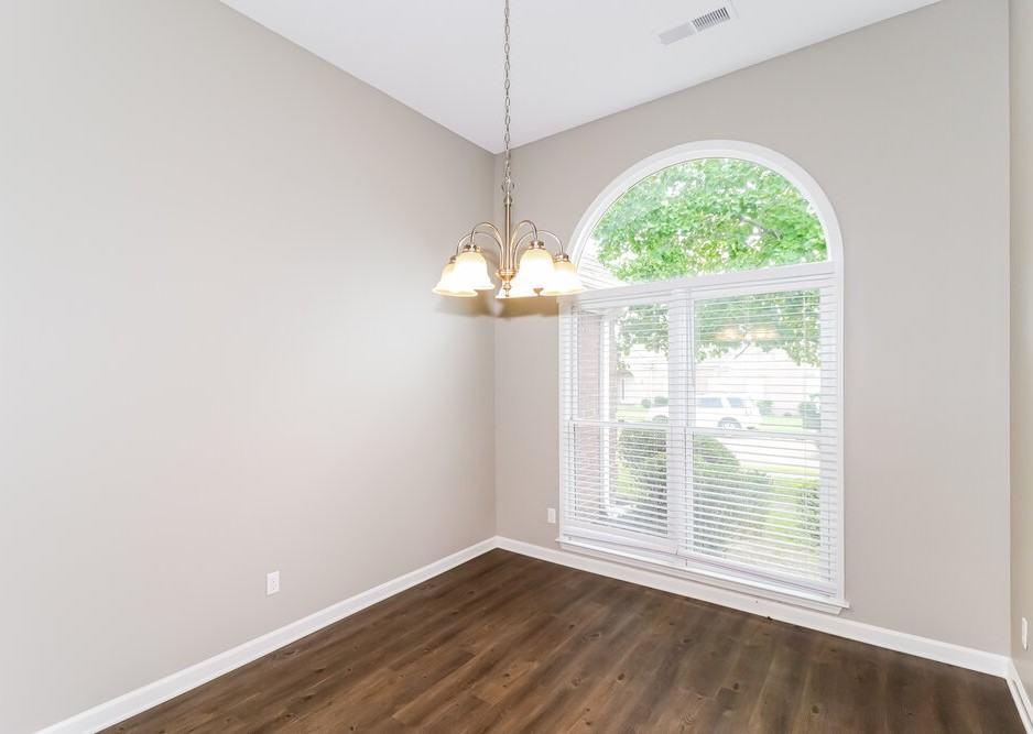 1883 Banstead Dr - Photo 7 of 16