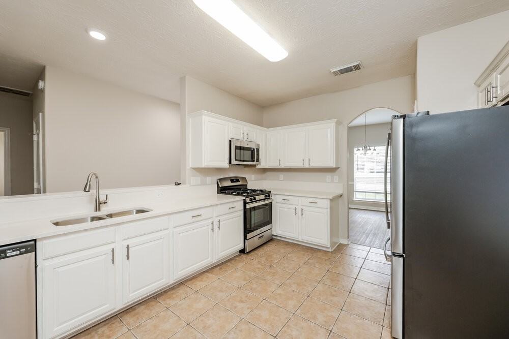 26118 Cypresswood Dr - Photo 7 of 17
