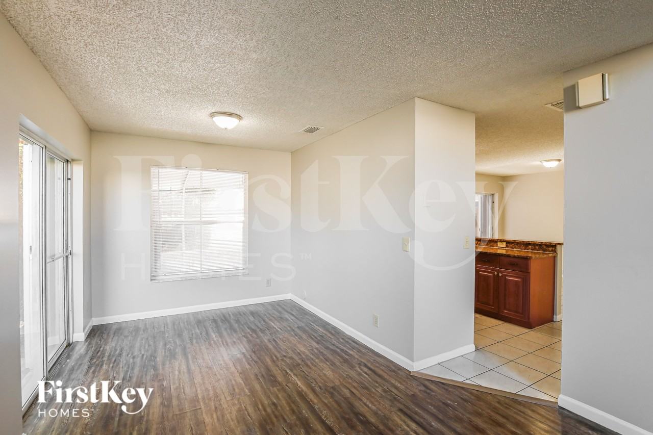 3085 Lighthouse Pl - Photo 4 of 19