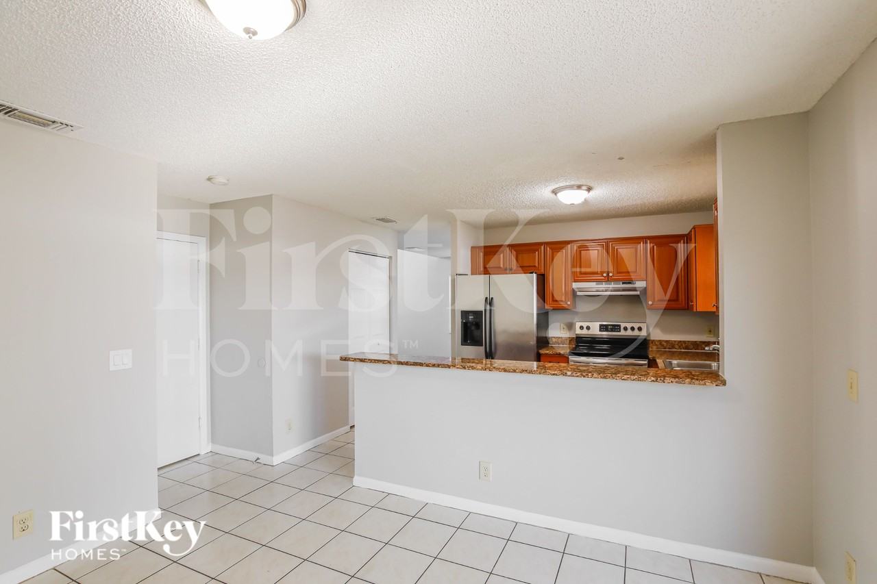3085 Lighthouse Pl - Photo 5 of 19