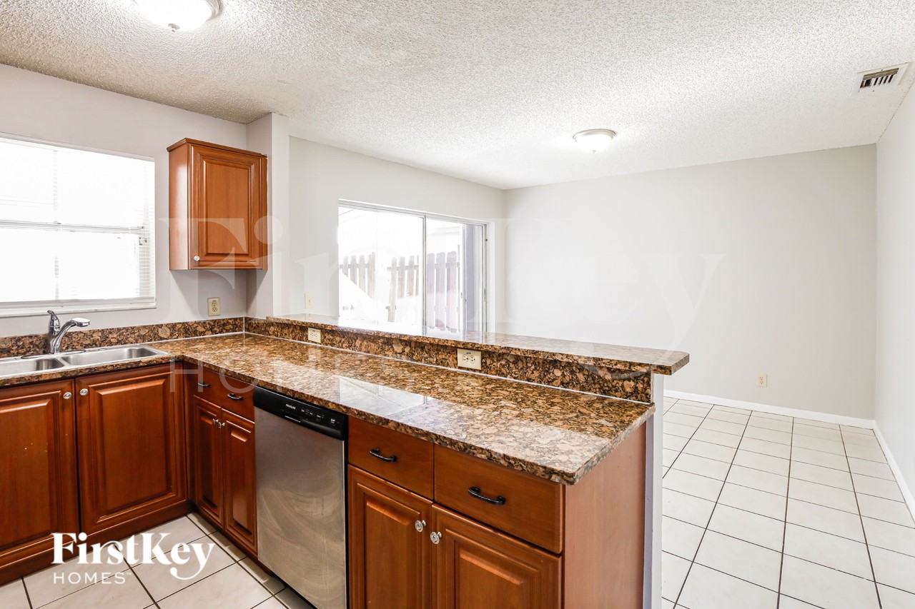 3085 Lighthouse Pl - Photo 6 of 19