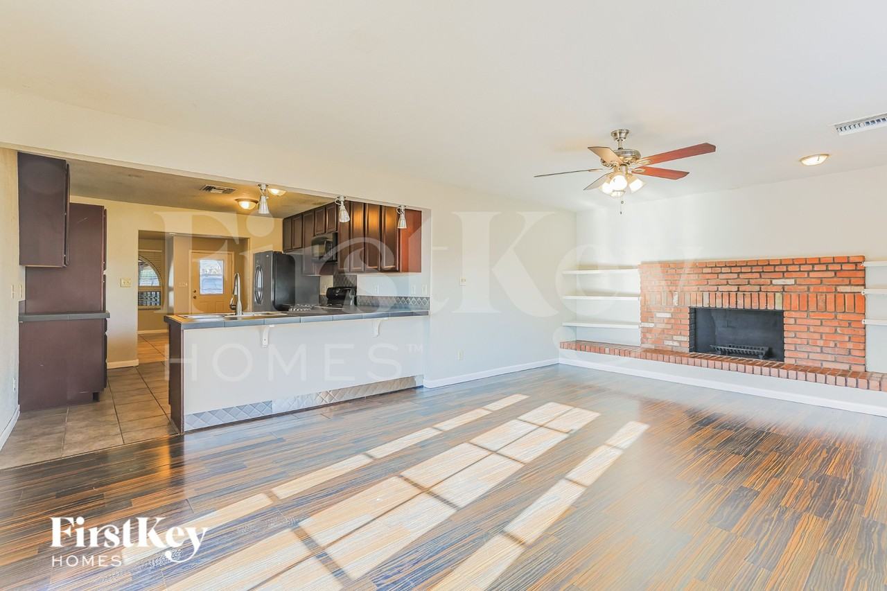 2518 E Don Carlos Ave - Photo 3 of 16