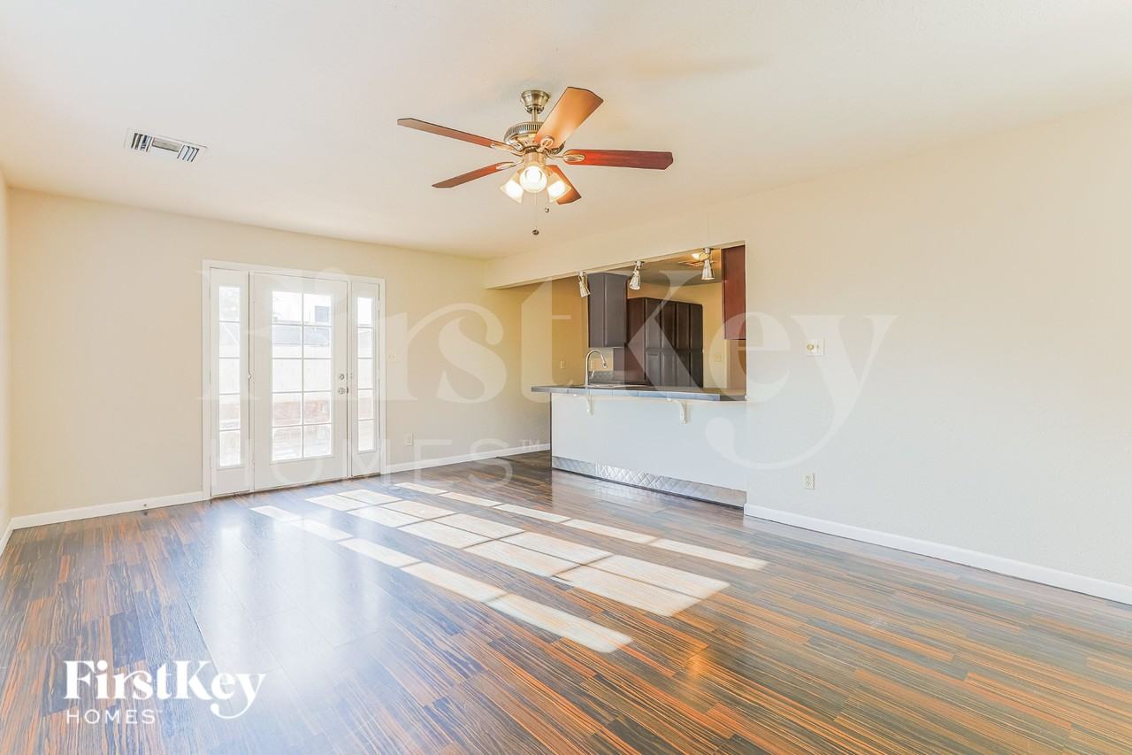 2518 E Don Carlos Ave - Photo 4 of 16