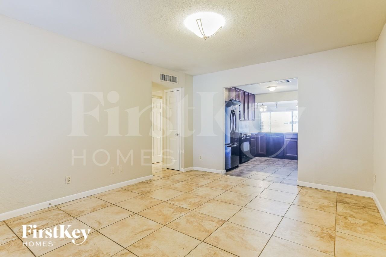 2518 E Don Carlos Ave - Photo 5 of 16