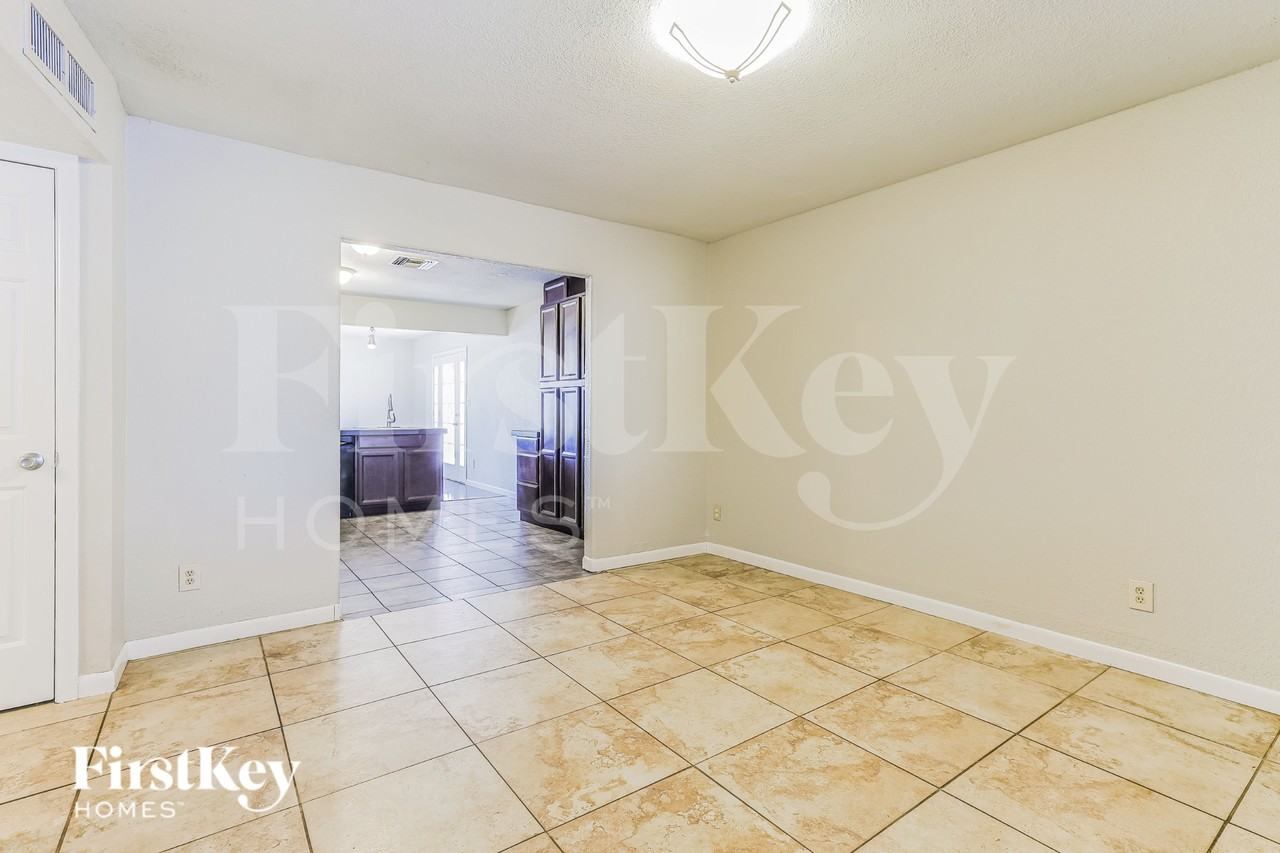 2518 E Don Carlos Ave - Photo 6 of 16