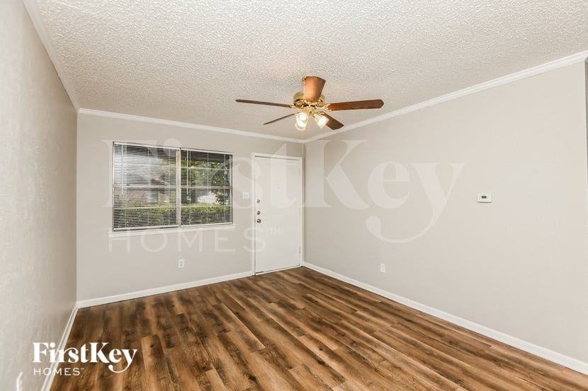 244 E Malone Ave - Photo 4 of 15