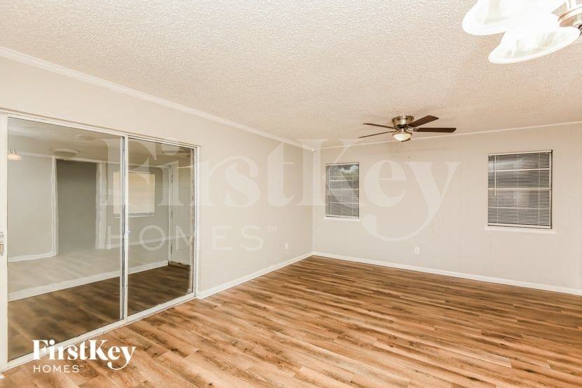 244 E Malone Ave - Photo 5 of 15