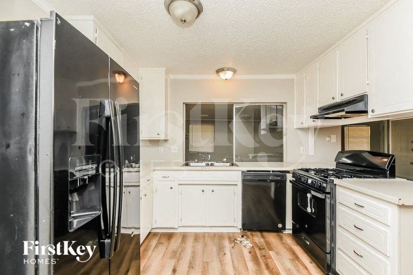 244 E Malone Ave - Photo 7 of 15