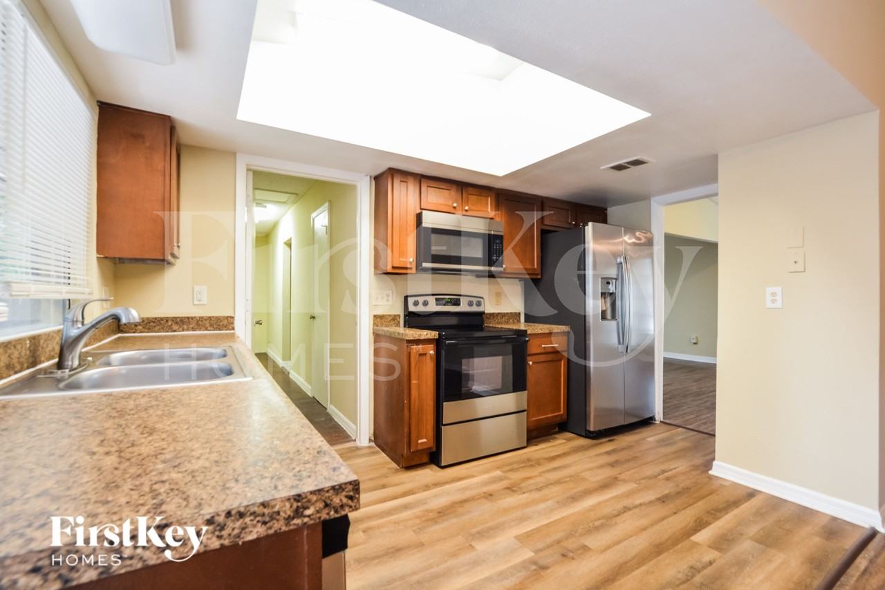 2207 Pipestone Ct - Photo 6 of 16