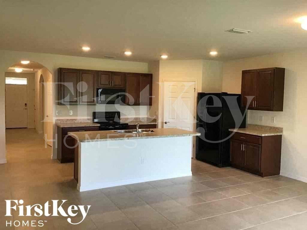 2018 Sw 19th Pl - Photo 5 of 19