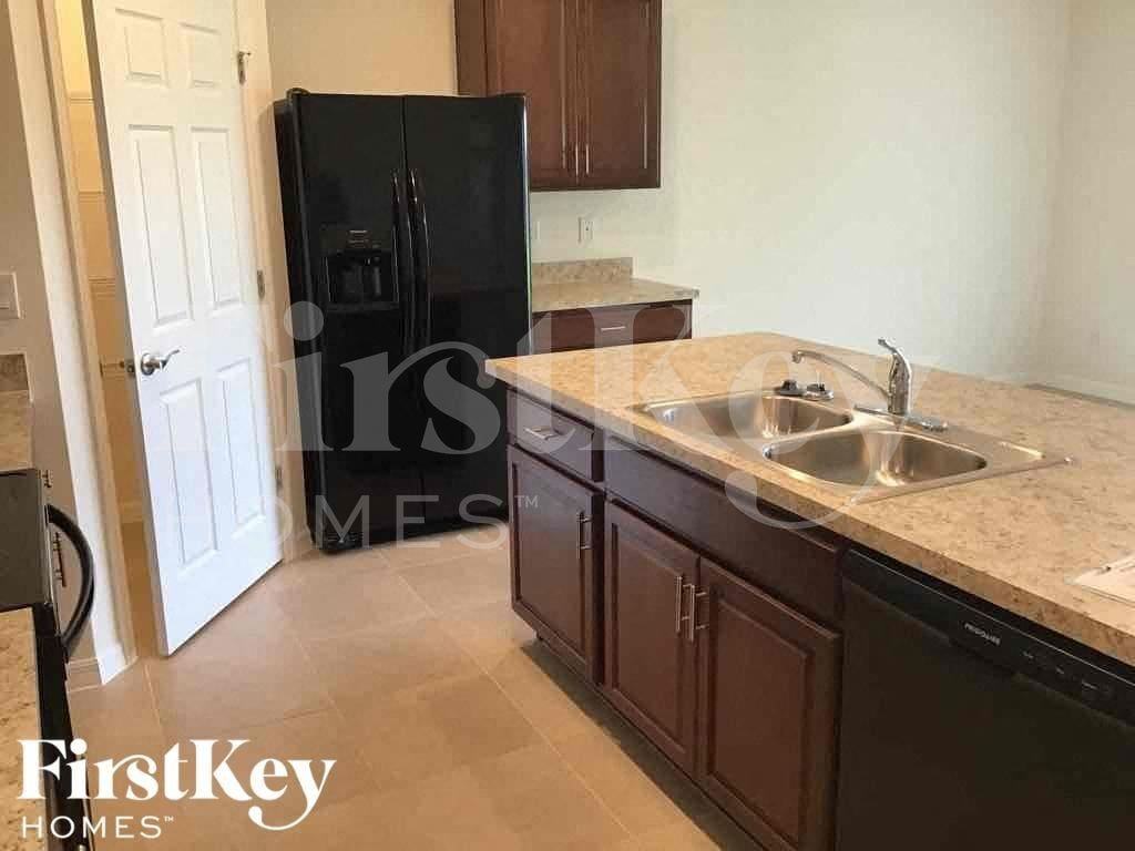 2018 Sw 19th Pl - Photo 6 of 19