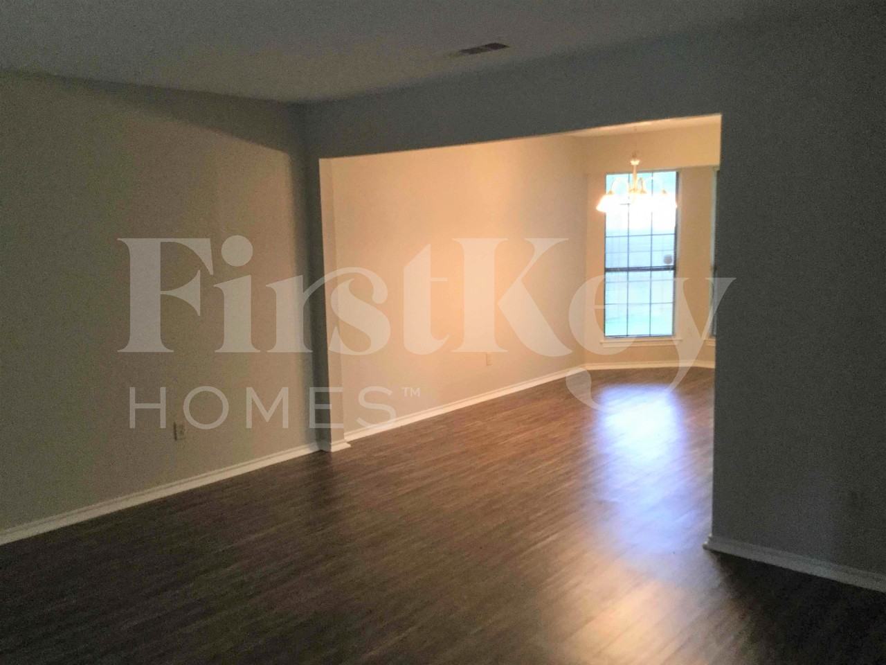 1403 Bradford Pl - Photo 4 of 24