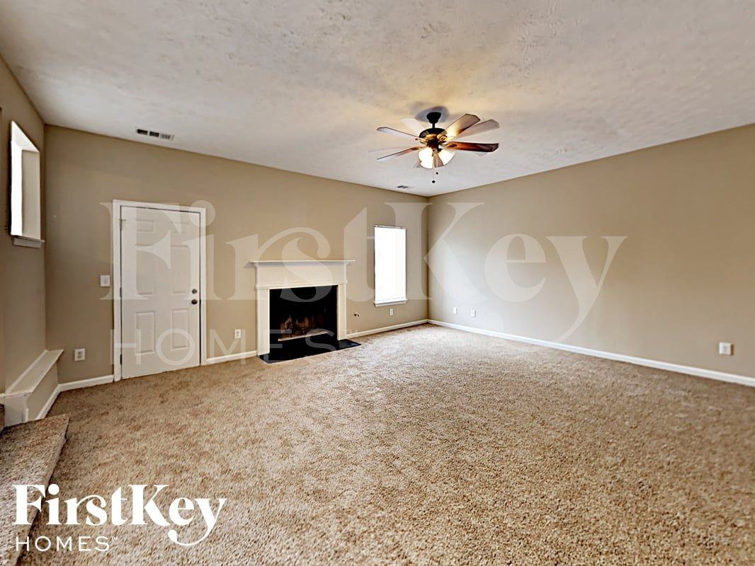 1325 Pebble Beach Ln - Photo 2 of 18