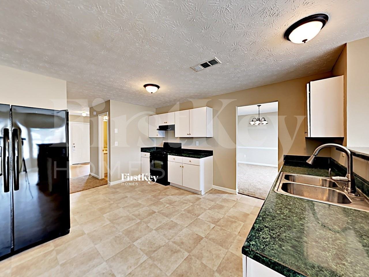 1325 Pebble Beach Ln - Photo 3 of 18