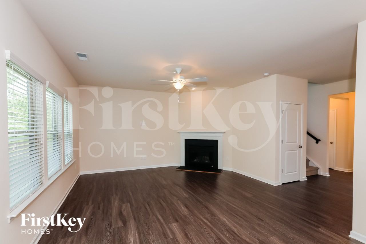 1323 Privett Park Pl - Photo 3 of 15