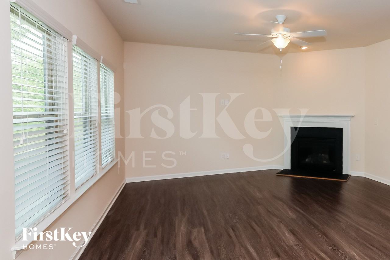 1323 Privett Park Pl - Photo 4 of 15