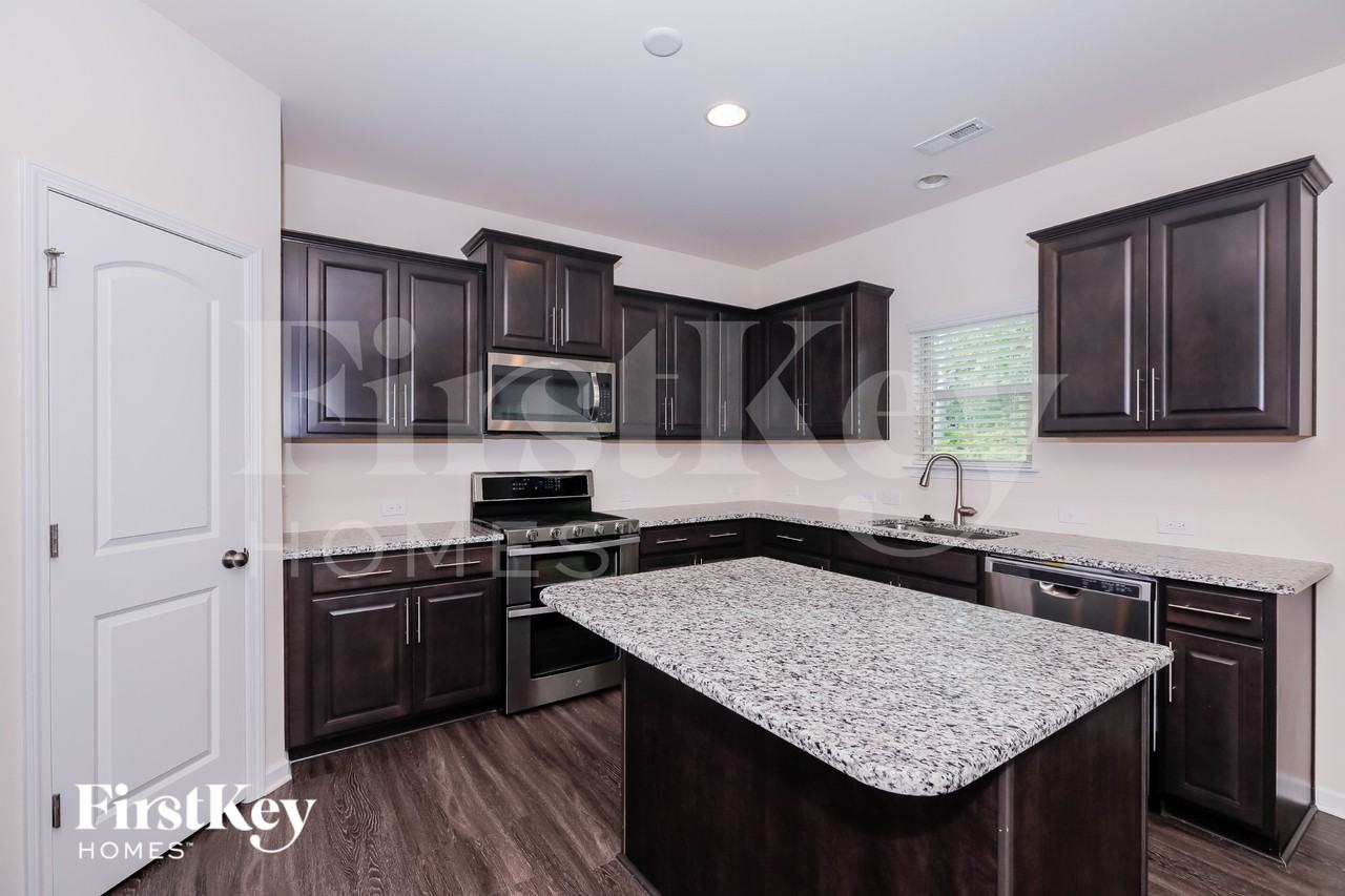 1323 Privett Park Pl - Photo 7 of 15