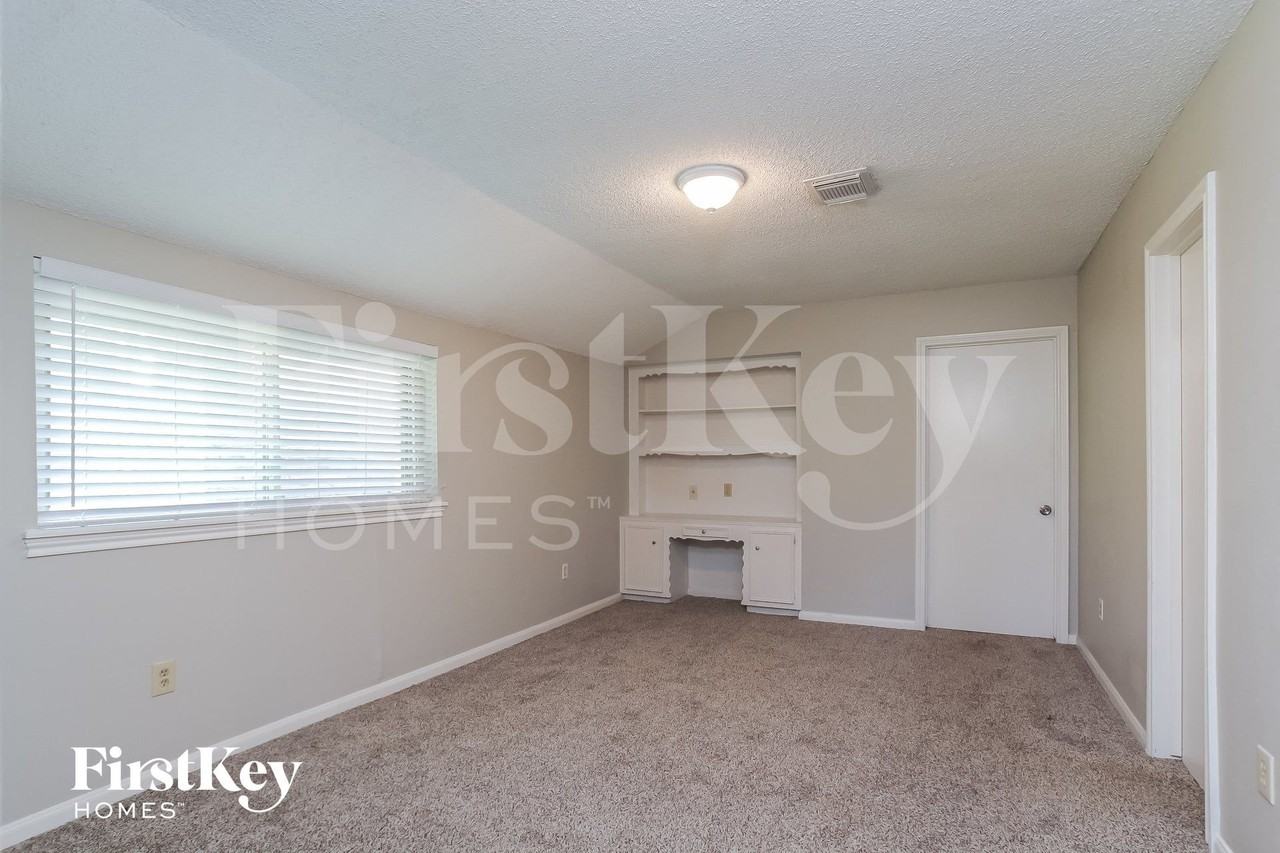 12610 Pine Bough Ln - Photo 7 of 15