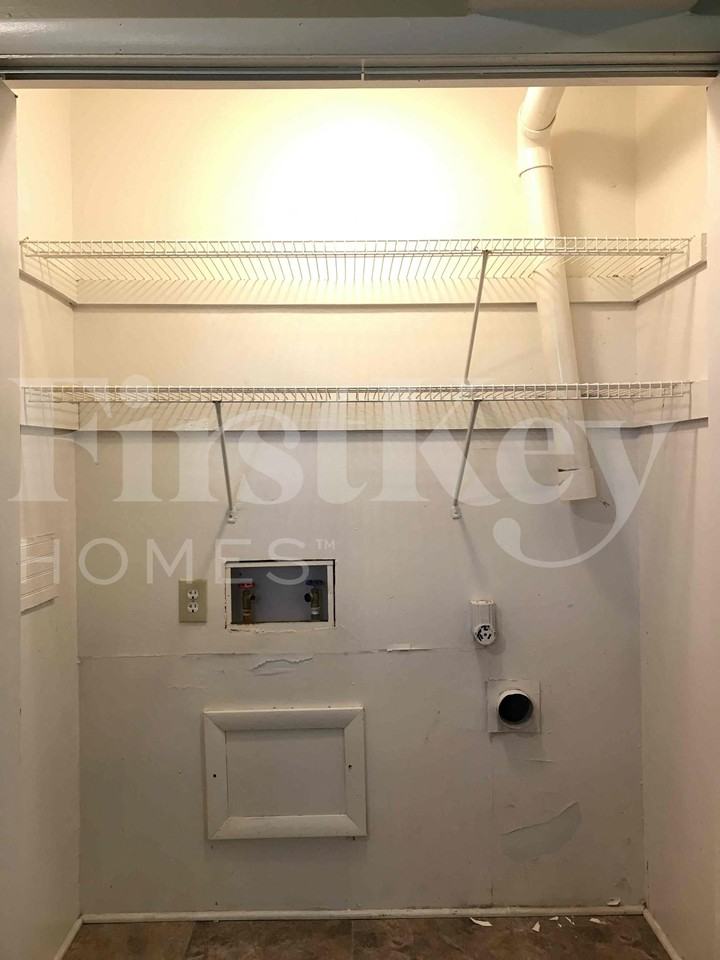 1248 Munsee Cir - Photo 4 of 26