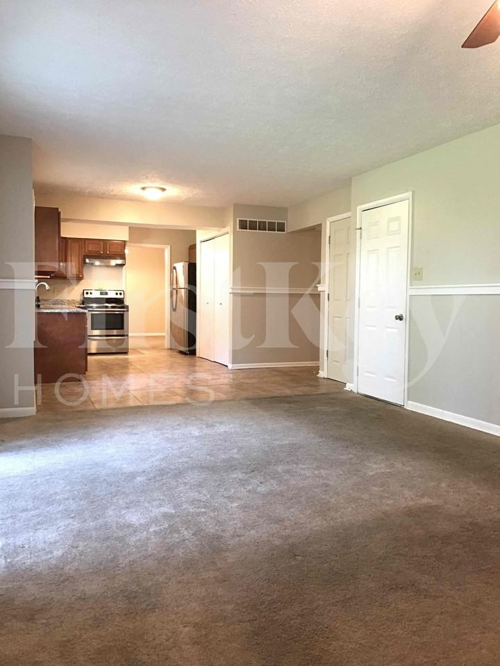 1248 Munsee Cir - Photo 7 of 26