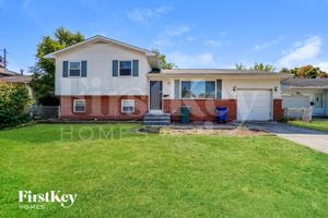 featured image of 1225 Oakfield Dr N