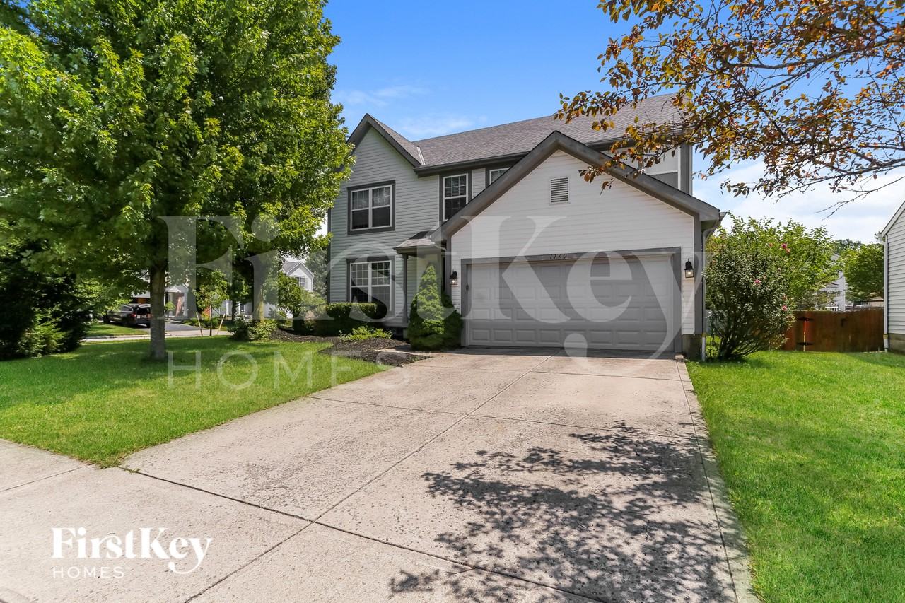1162 Moneca St - Photo 2 of 16