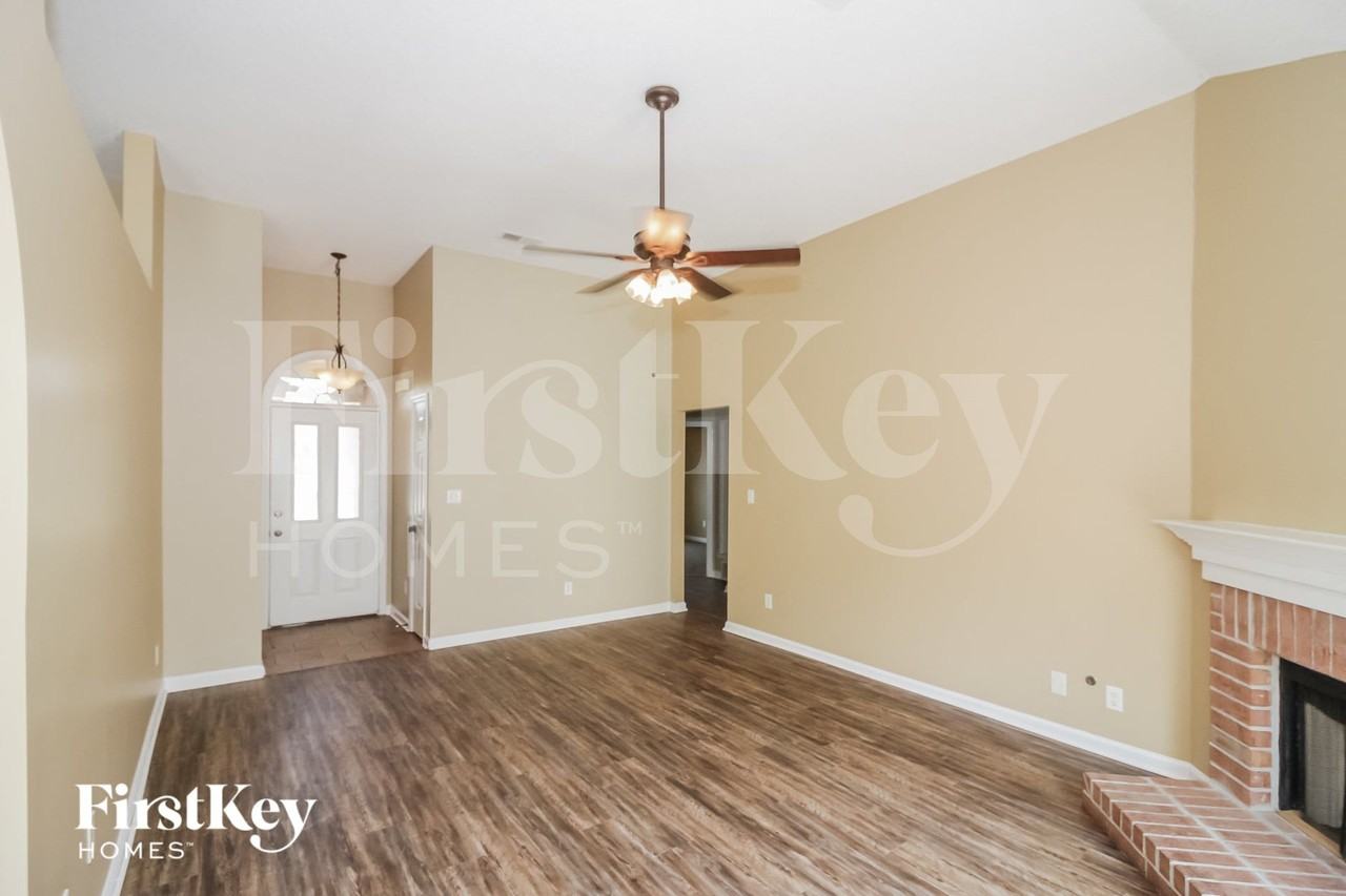 10257 Green Moss Dr N - Photo 3 of 15