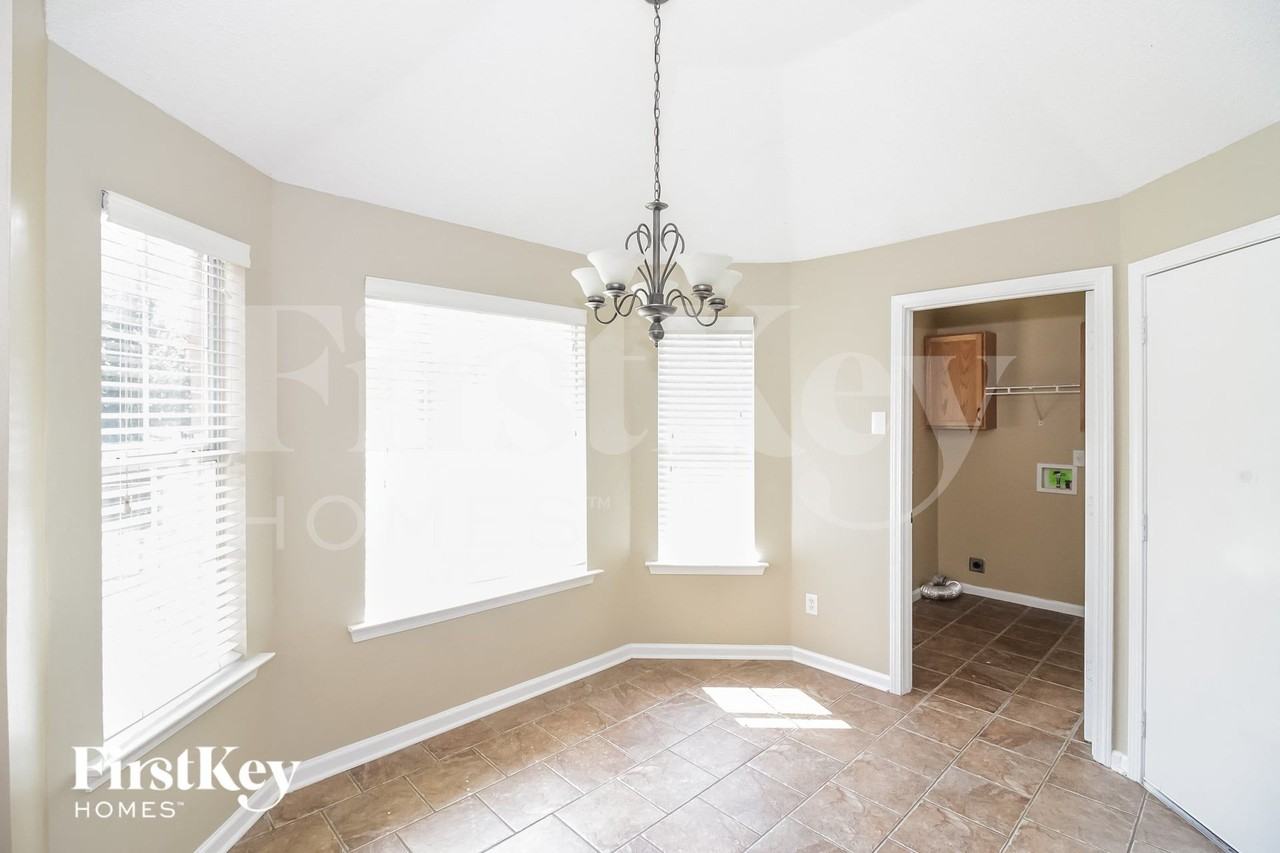 10257 Green Moss Dr N - Photo 5 of 15