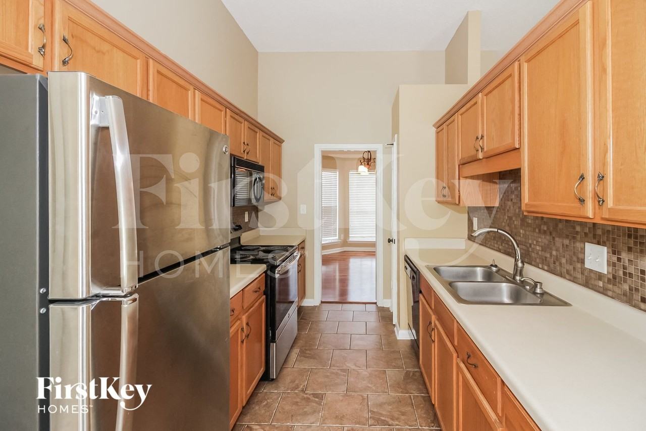 10257 Green Moss Dr N - Photo 6 of 15