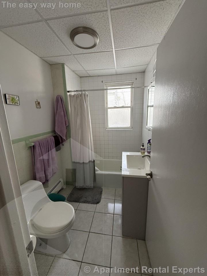 112 Thurston St #2 - Photo 4 of 6