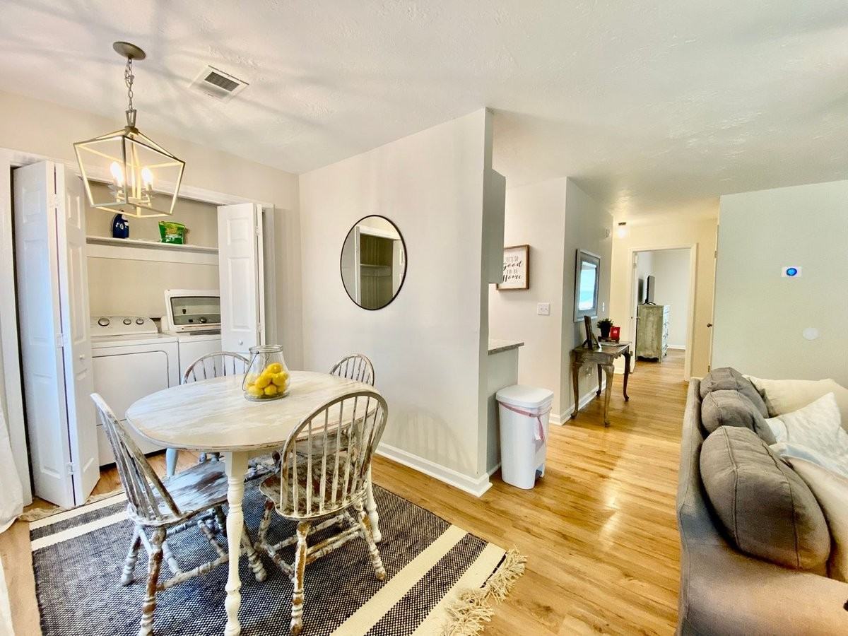 533 Grant Ave Unit D #D - Photo 3 of 16