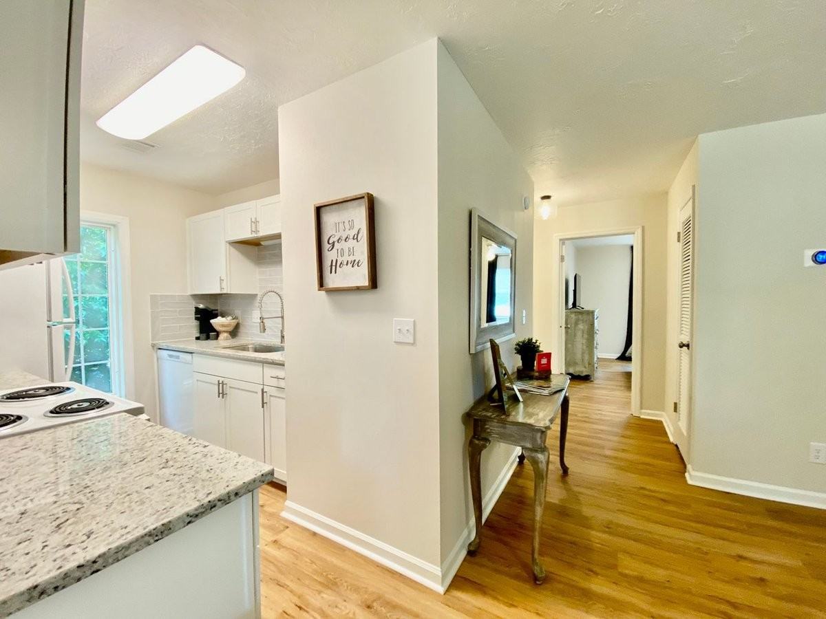 533 Grant Ave Unit D #D - Photo 5 of 16