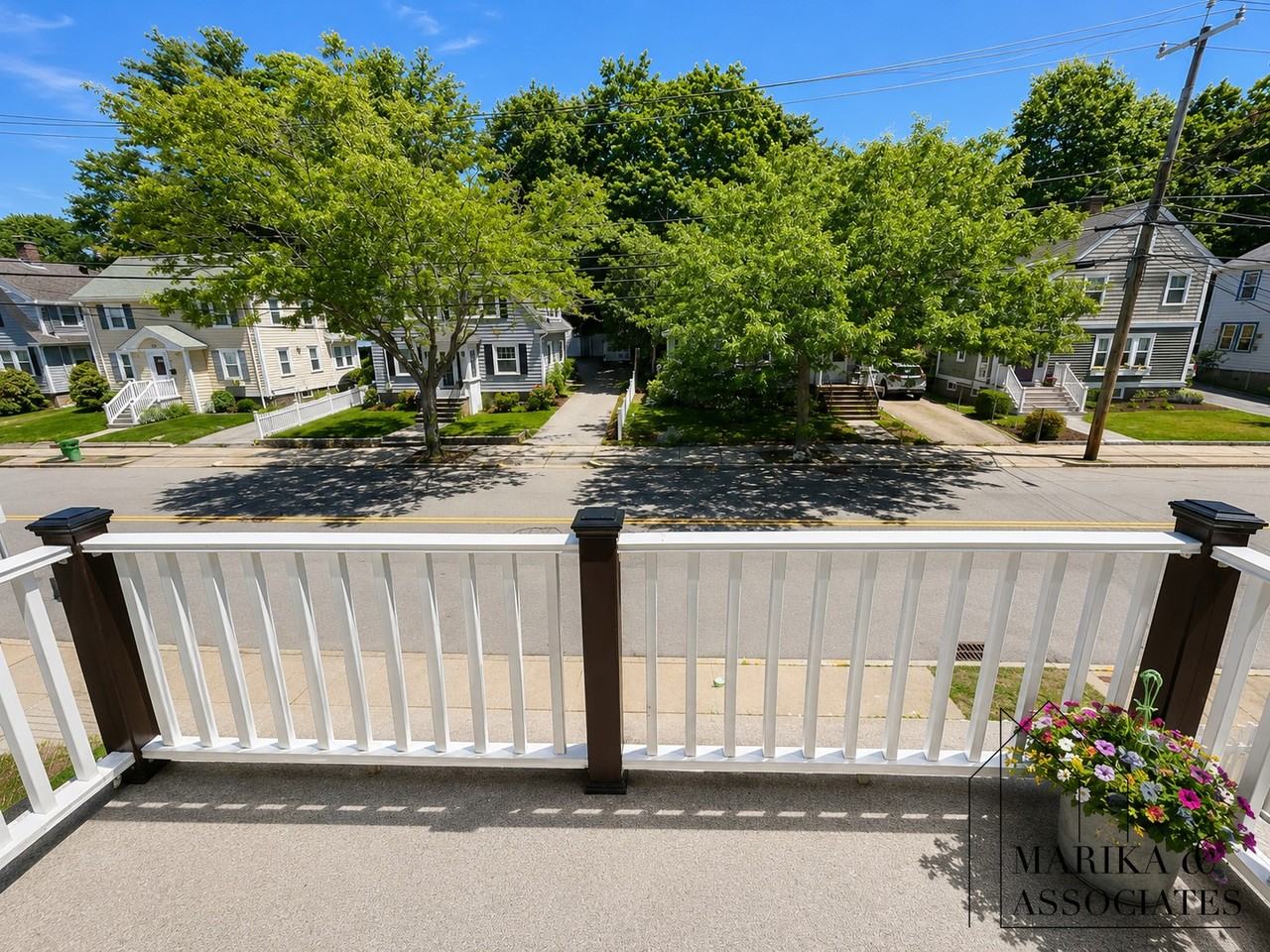 576 Lagrange St - Photo 3 of 21