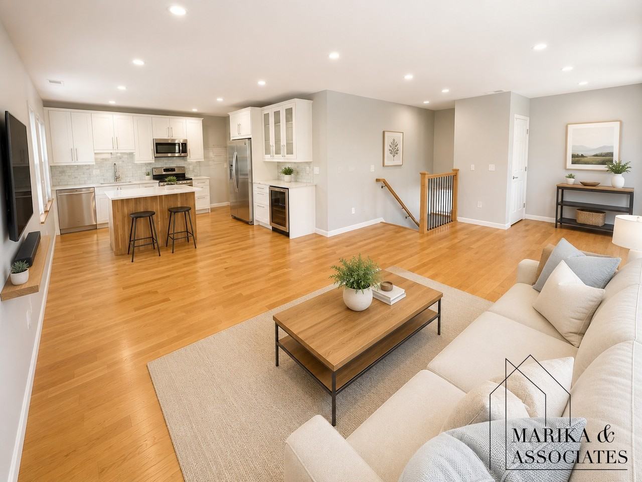 576 Lagrange St - Photo 5 of 21