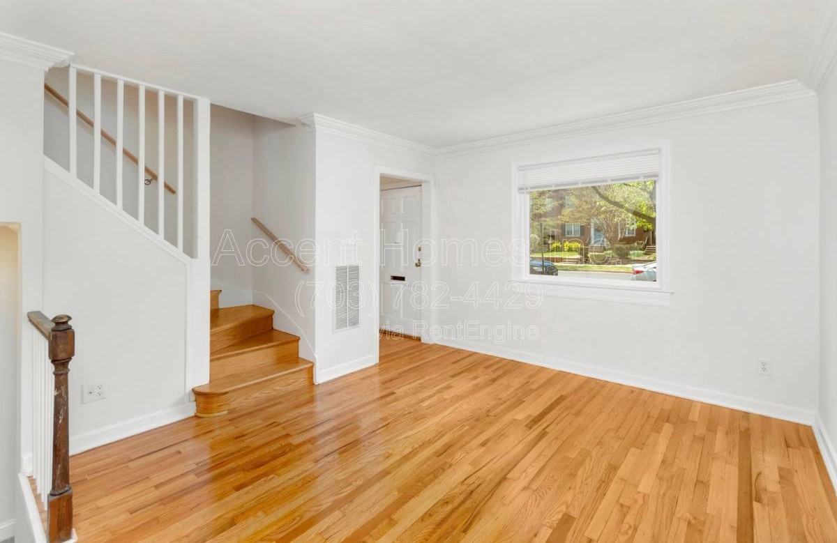 712 S Alfred St - Photo 2 of 10