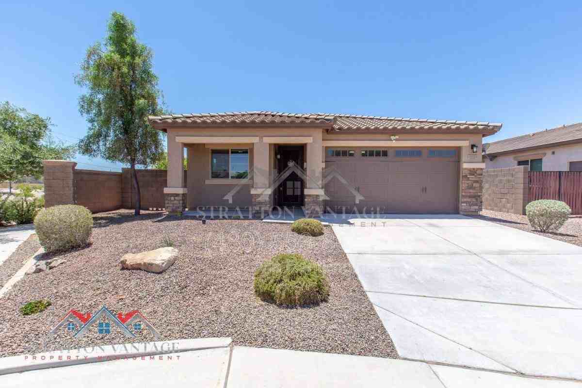 17113 W Diana Ave - Photo 2 of 10