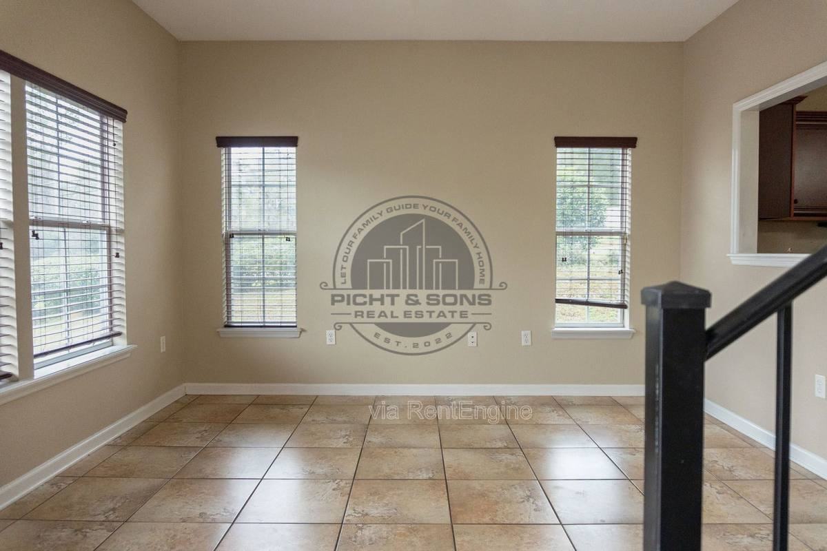 2181 Del Carmel Way - Photo 2 of 10