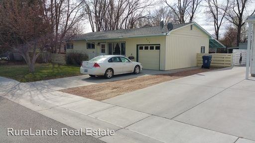 239 Deer Ave - Photo 2 of 4