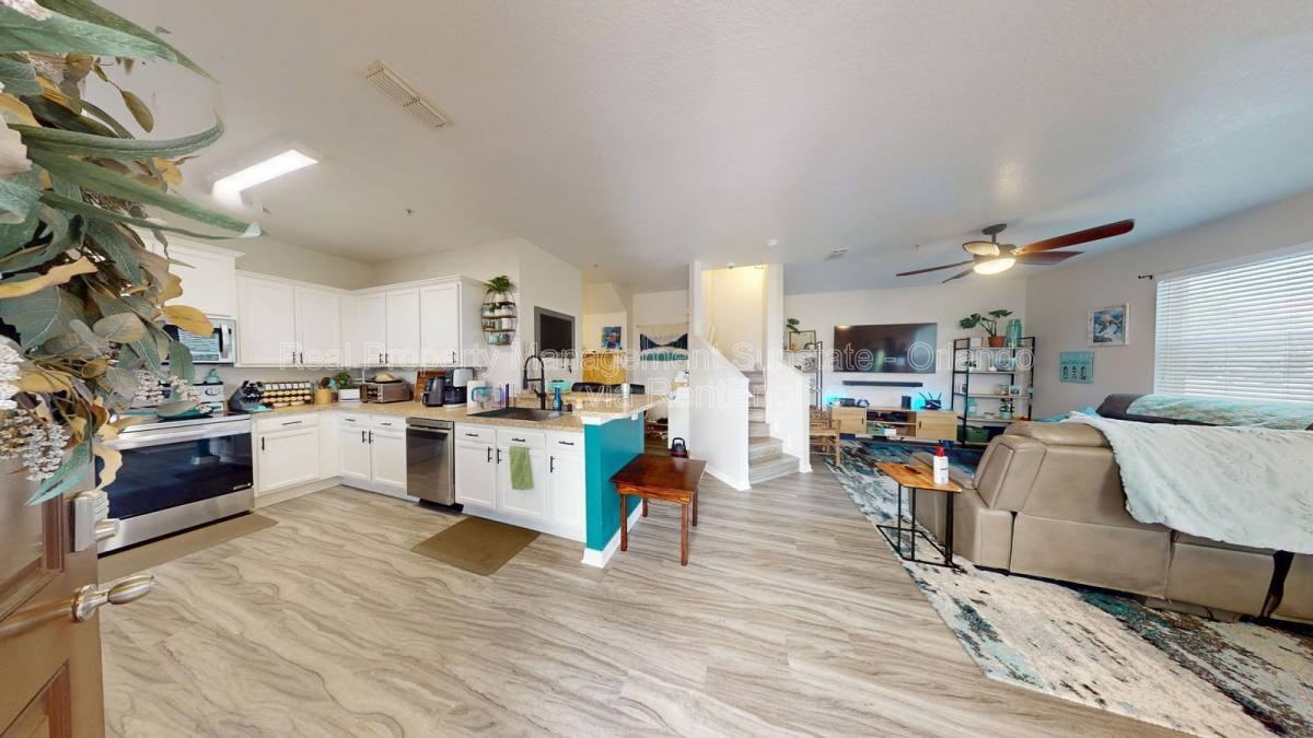 15603 Boggy Oak Cir - Photo 2 of 10