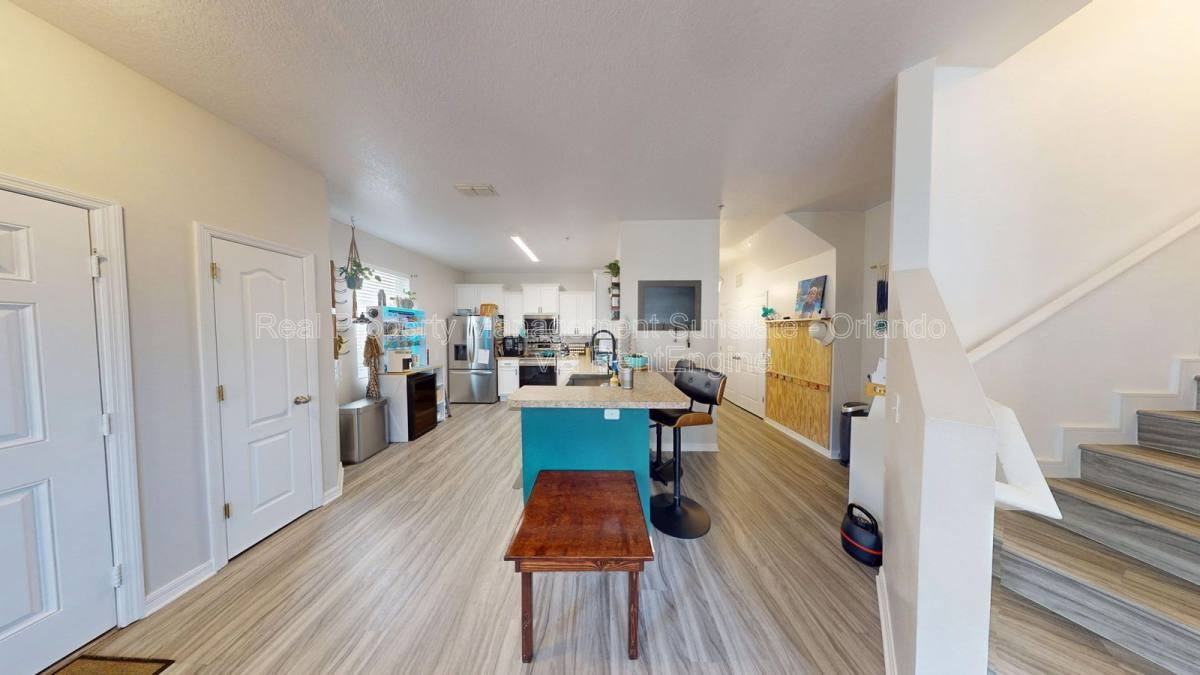 15603 Boggy Oak Cir - Photo 3 of 10