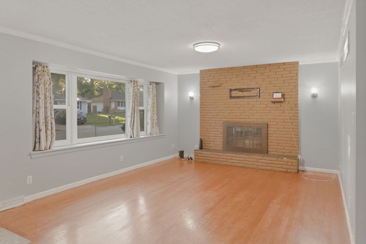 2209 N 82nd Ter - Photo 3 of 12