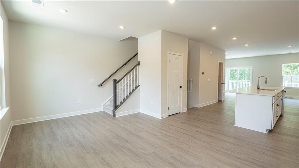 961 Woods Chapel Rd - Photo 3 of 8