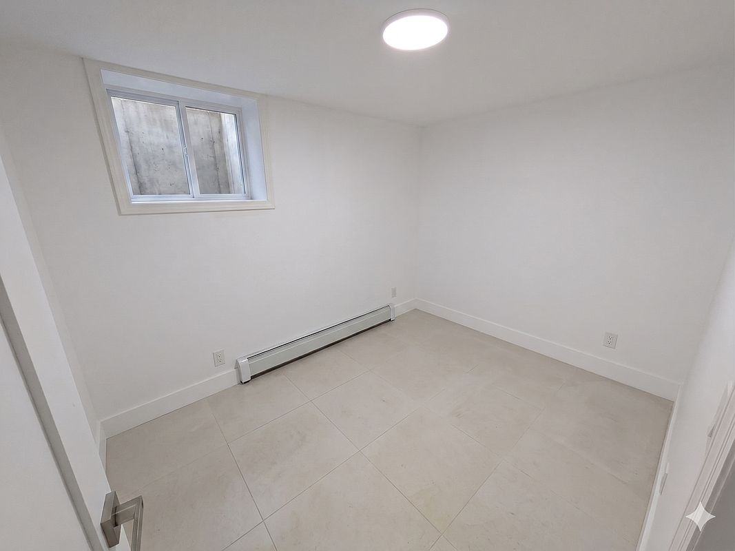 120 Kingsland Ave - Photo 2 of 4