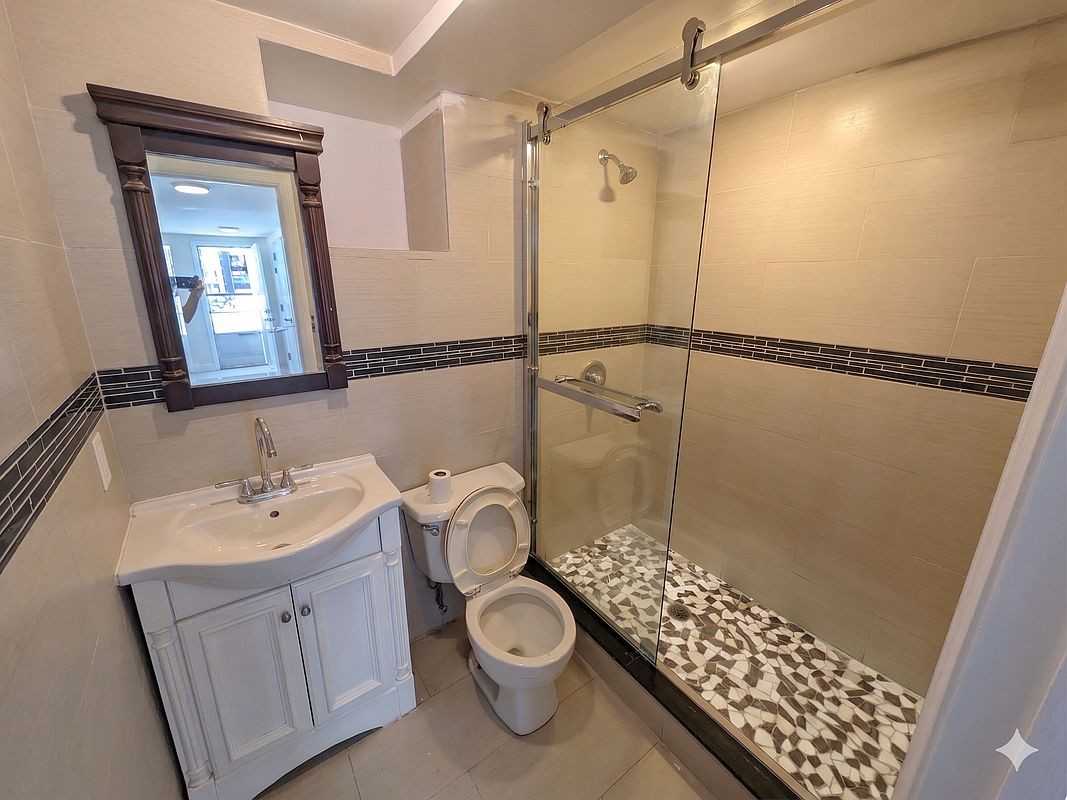 120 Kingsland Ave - Photo 4 of 4