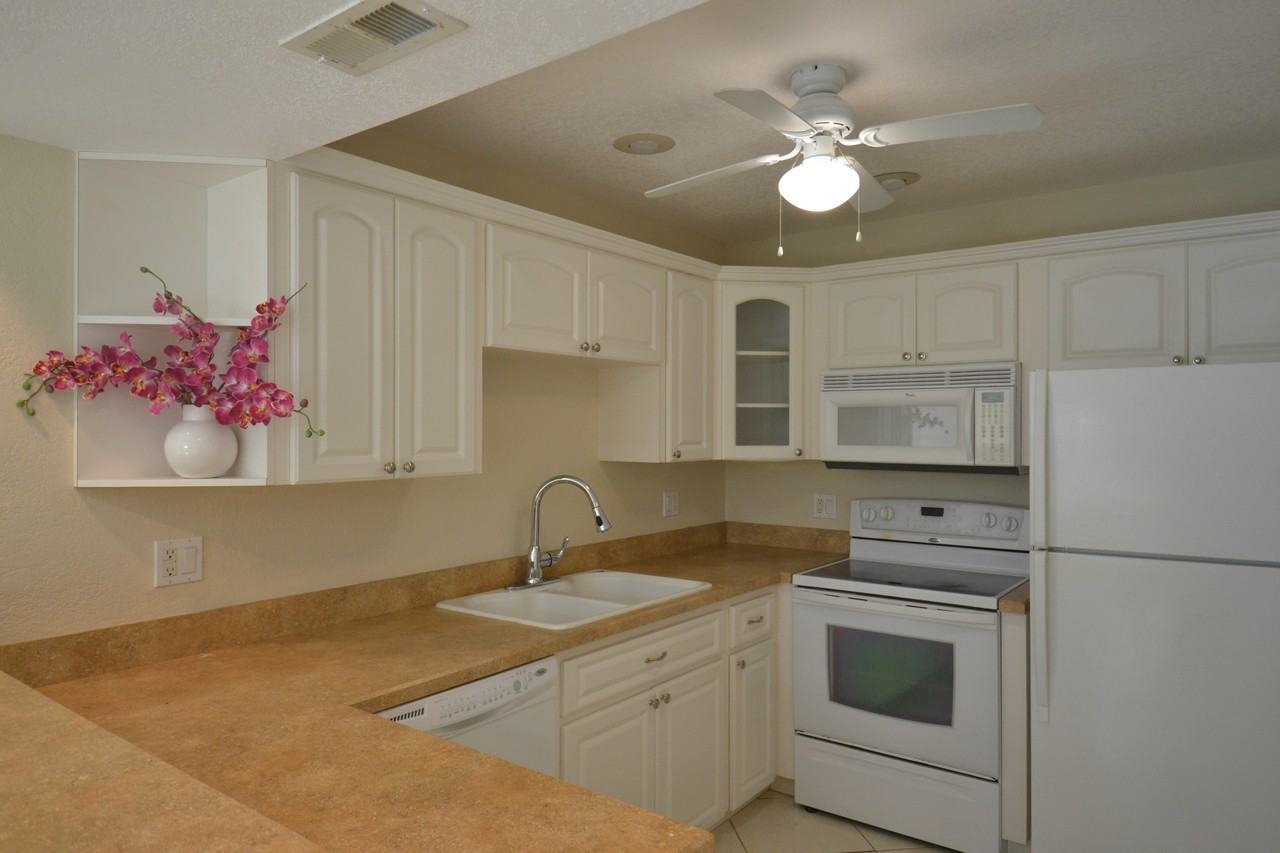 605 Lennox Rd W - Photo 3 of 35