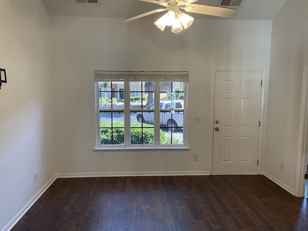 3215 Kensington Pl - Photo 7 of 32