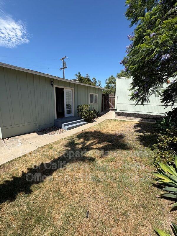 3053 B St - Photo 4 of 20