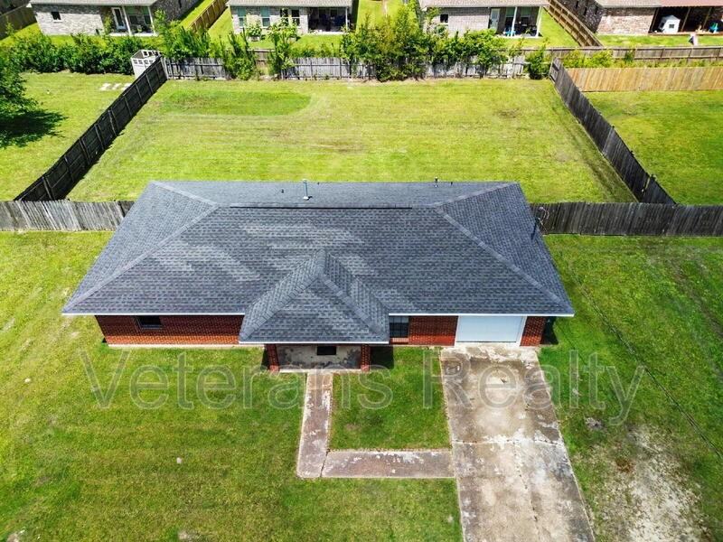 837 Tee St - Photo 2 of 20