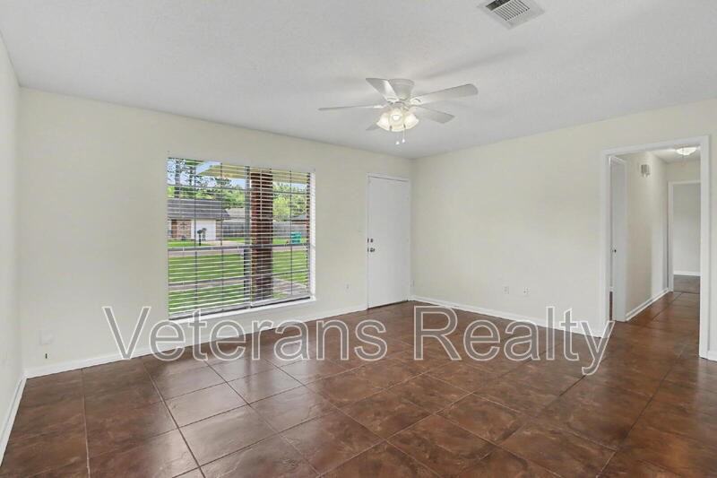 837 Tee St - Photo 3 of 20