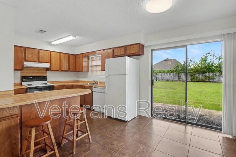 837 Tee St - Photo 6 of 20